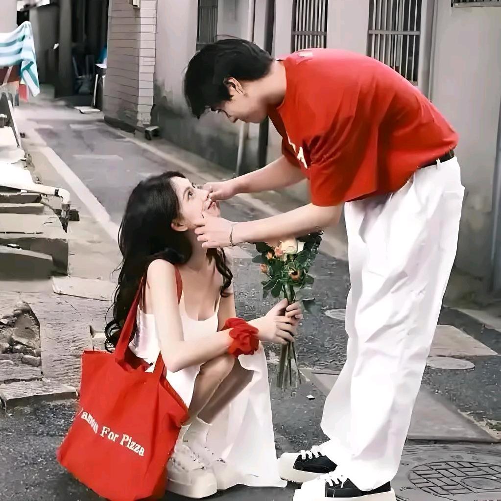 溪边菇凉。