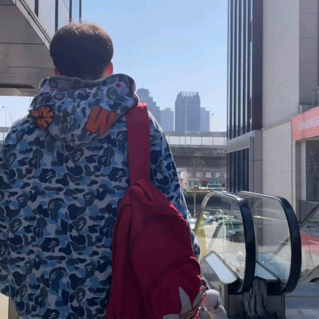 @是果栋不是果冻🏀