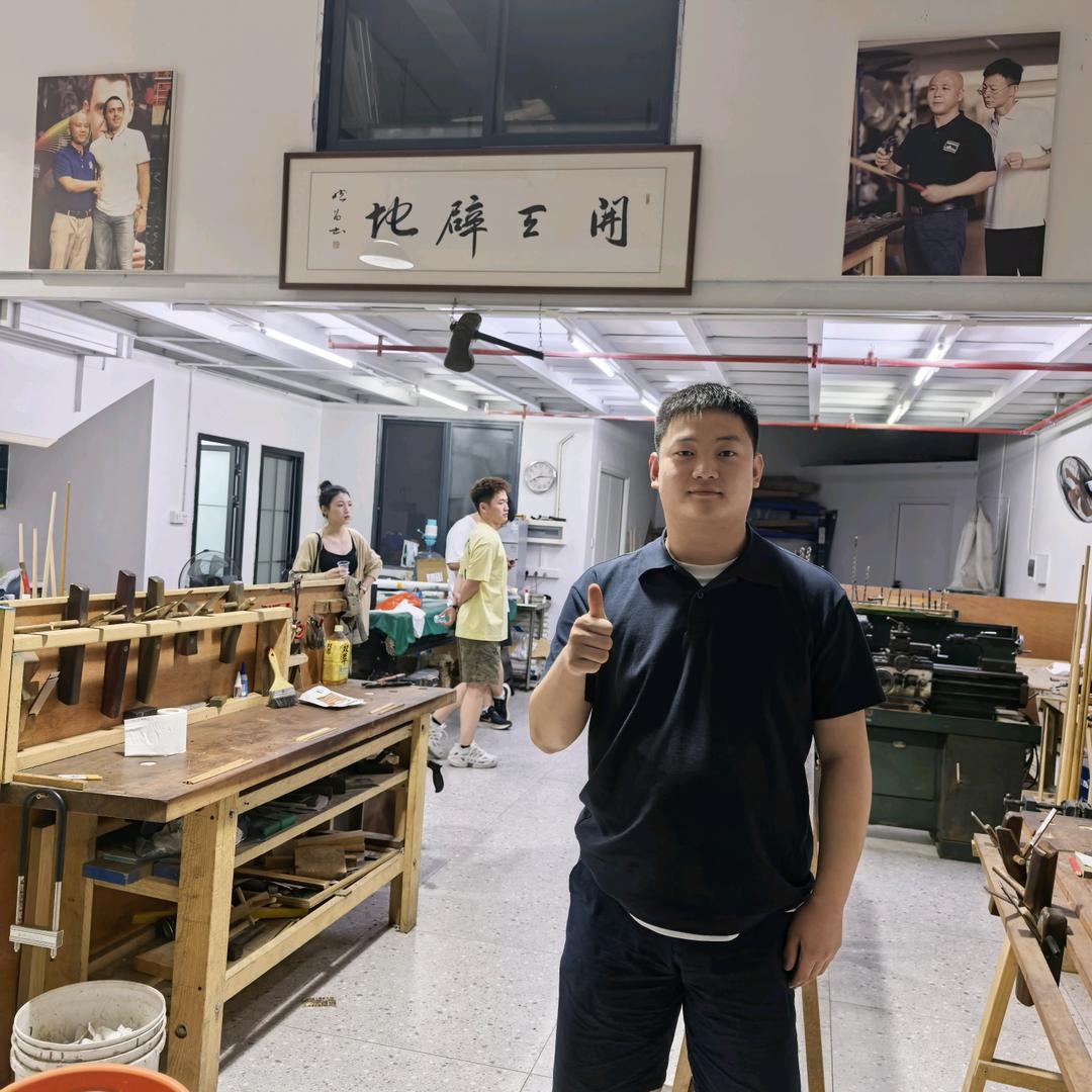 旭弟说球杆（中八台球器材）