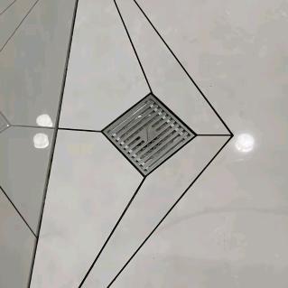 90后王飞专业铺砖