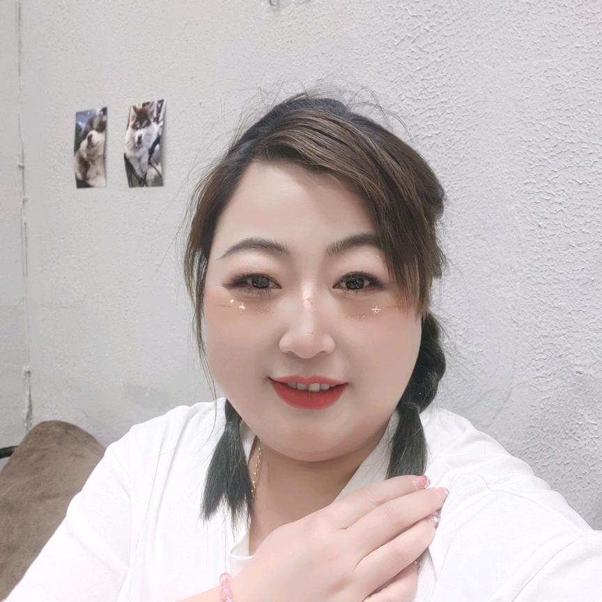 伸手碰阳光