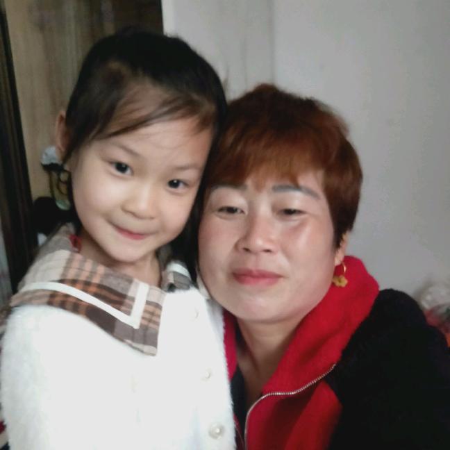 蔓延我的微笑，单身霞