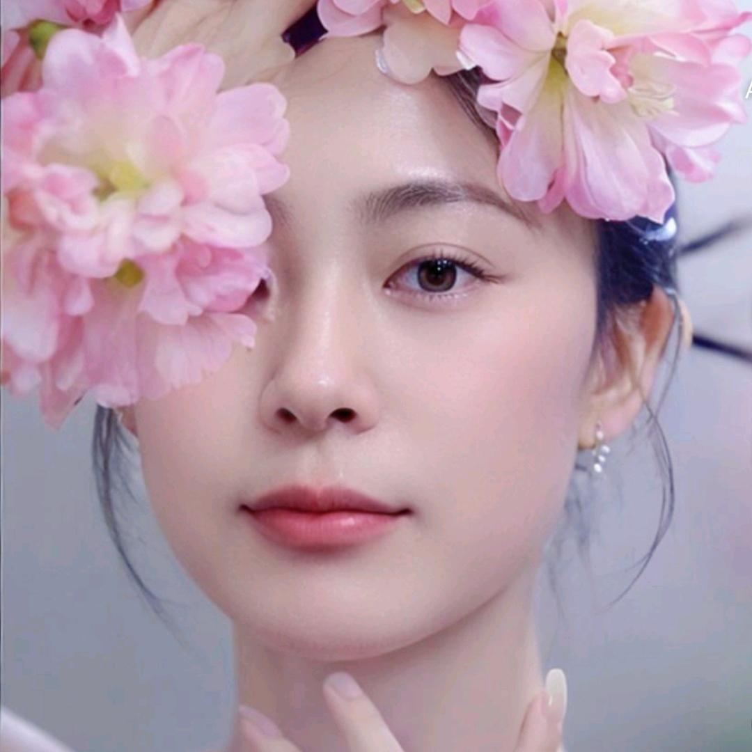 𝒞𝒽ℯ𝓃 ᥫᩣ