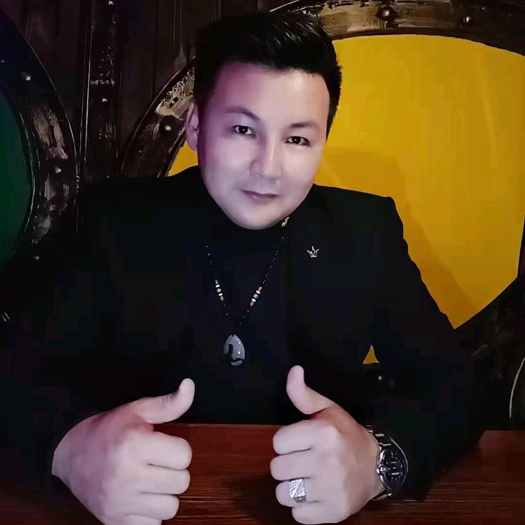 乌市琴行店儿，Nurlan