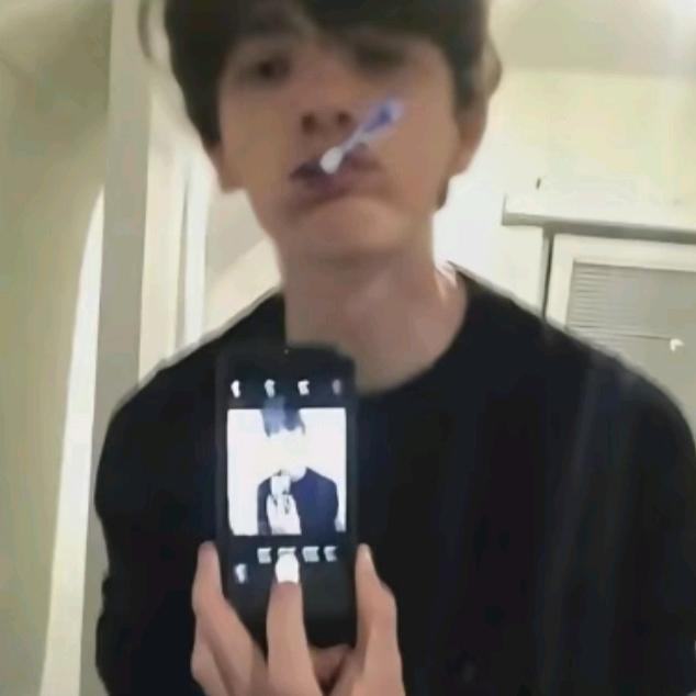 人傻嘴不甜长得安全还没钱