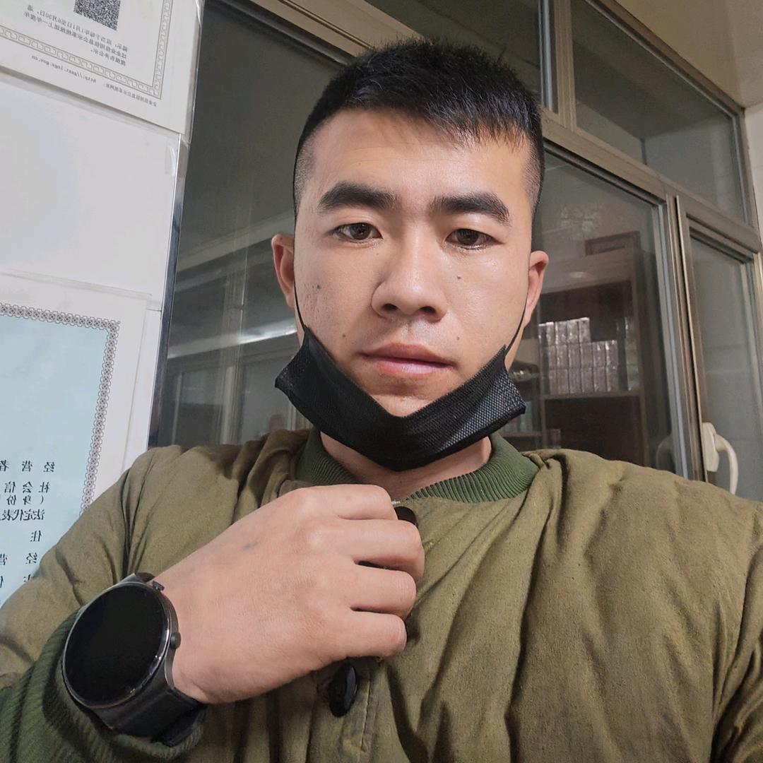 把头发扎起来。