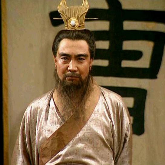 被漩涡包围的人