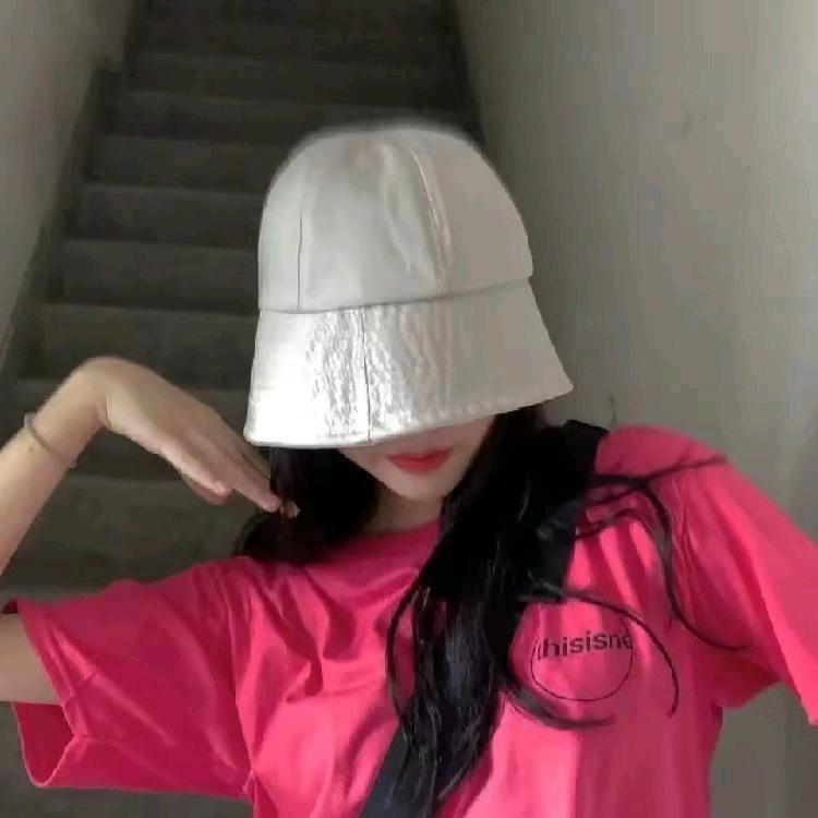 等~待，新人。