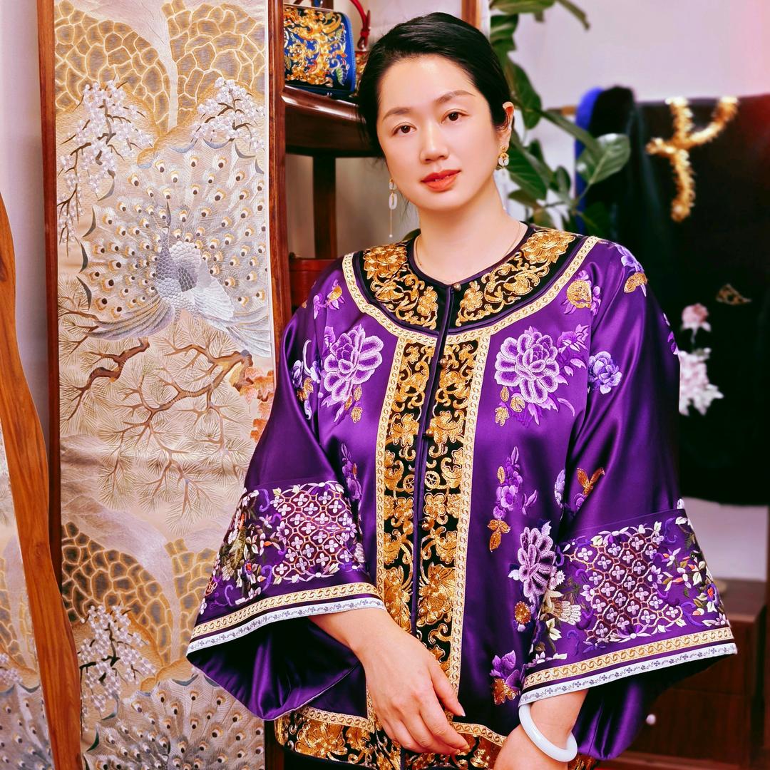 卿佩手绣华服高级定制