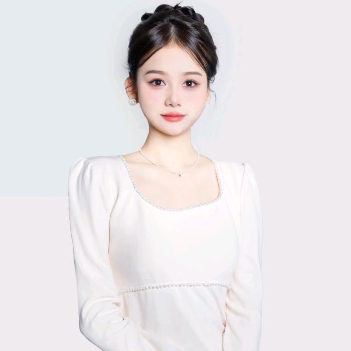 莹莹（）