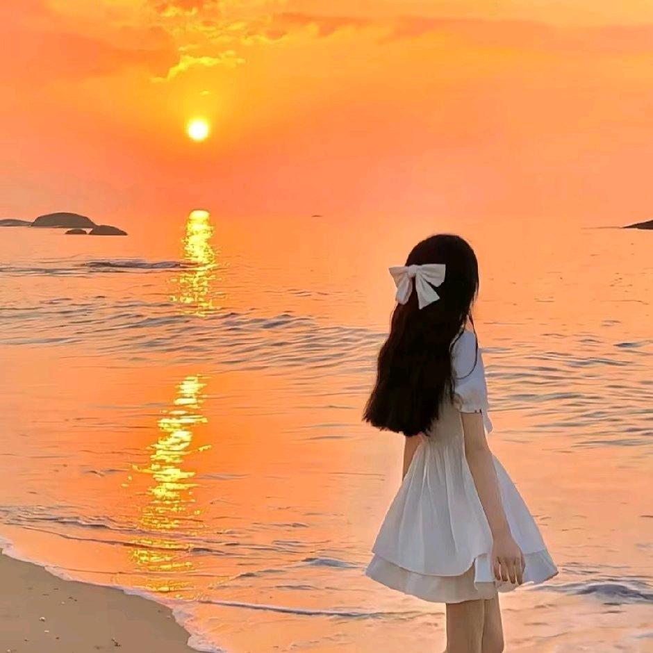蓝蓝的天。