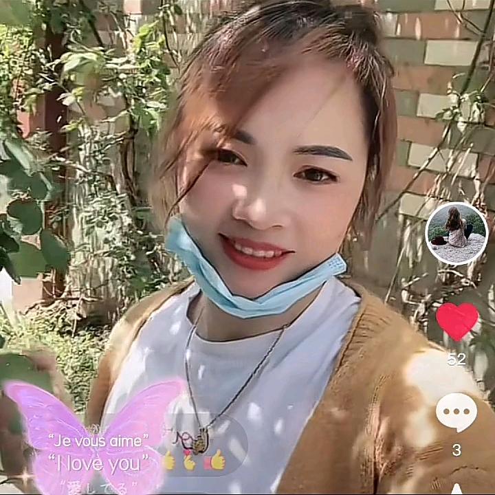 面带幸福心在累