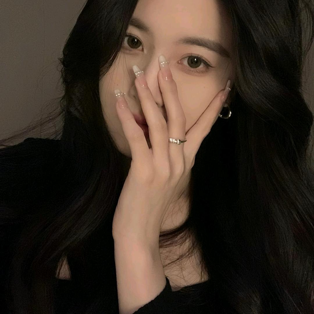 商场高端轻奢服装