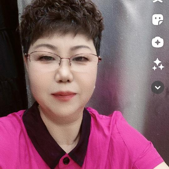 坟台商城西大门云侠中老服饰