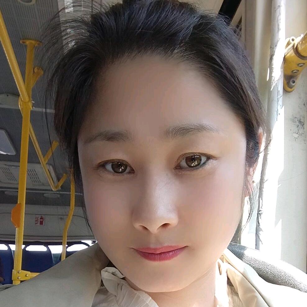 👉不一样的👈烟火🌹