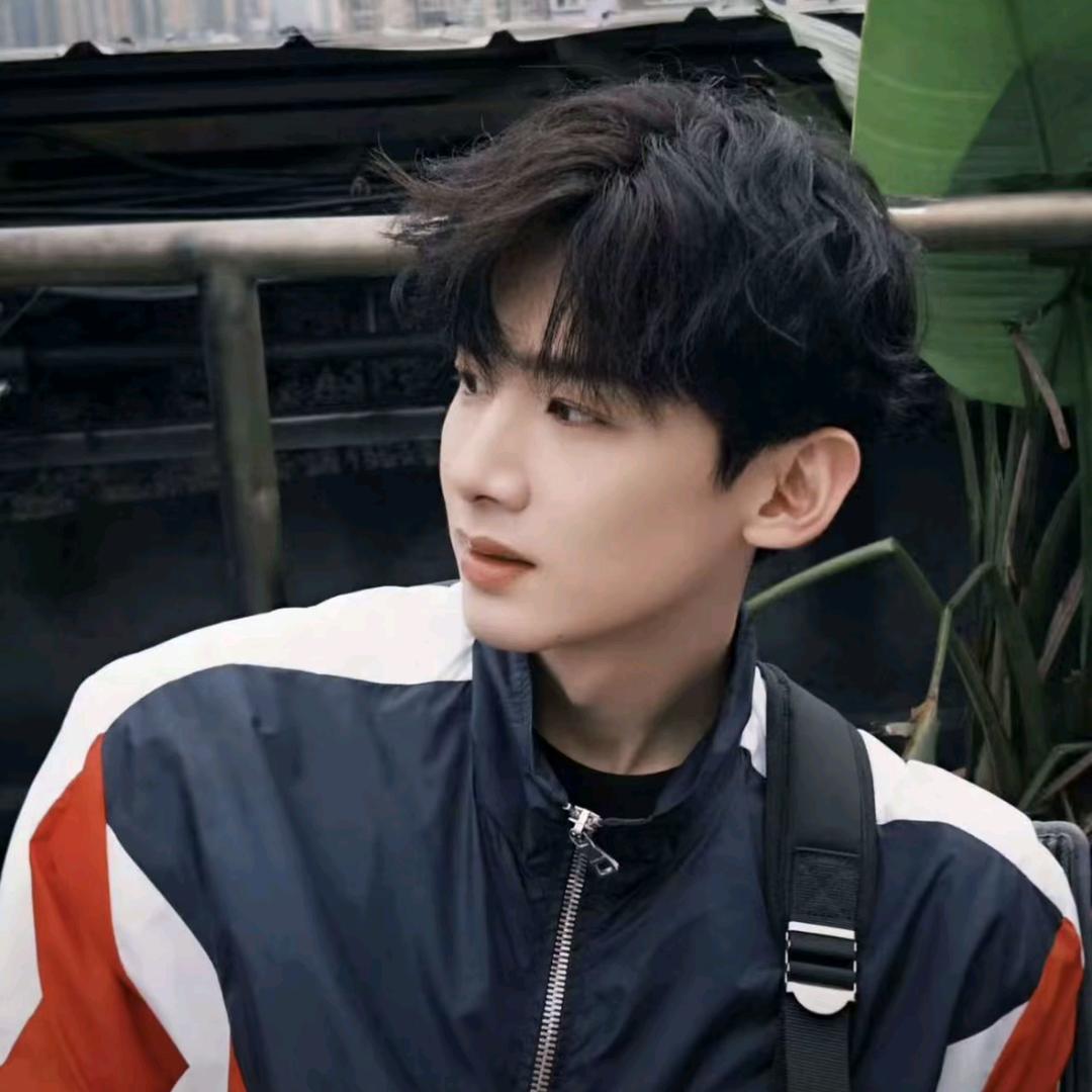 活波开朗大男孩