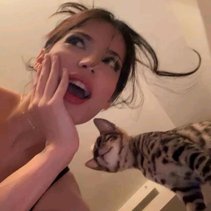𝘼𝙨𝙝.