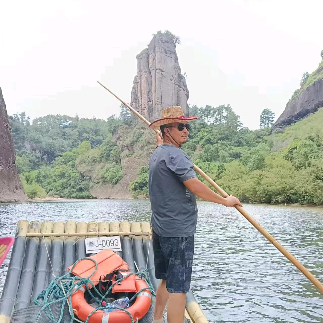 老张🐲彩钢结构