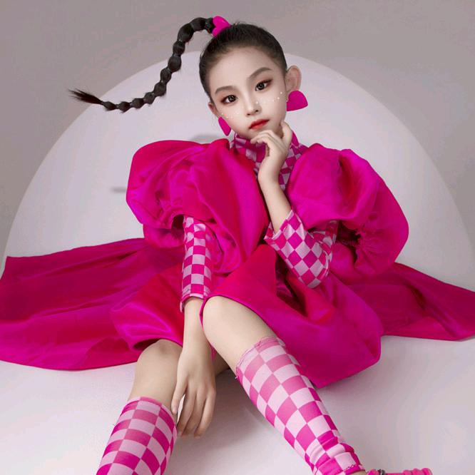 妍博服饰