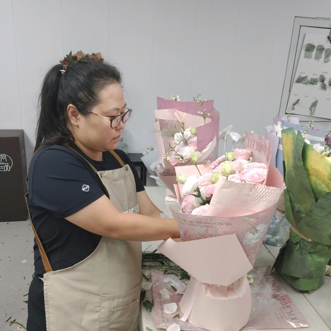 聪聪花卉卖花的王志同