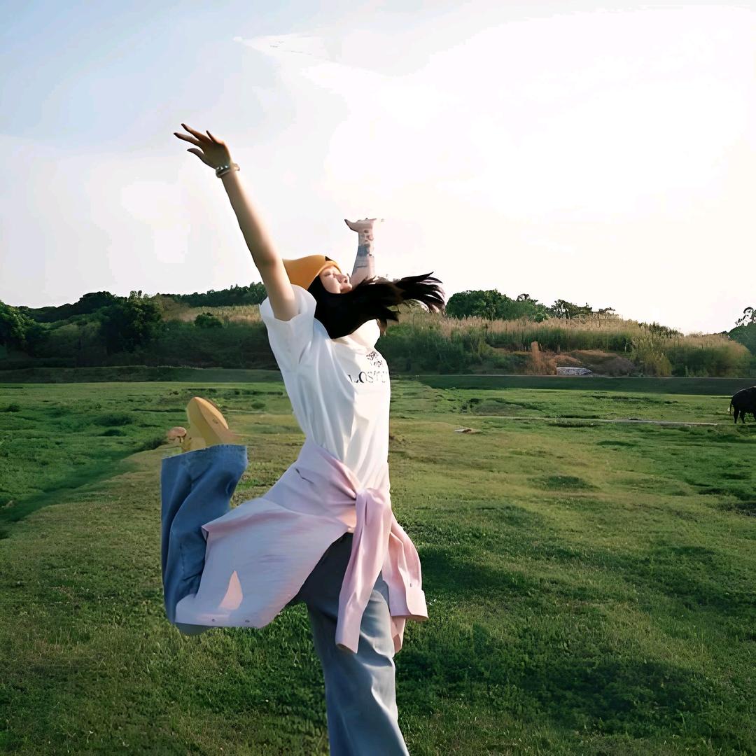 阳光明媚中老年美少女战士