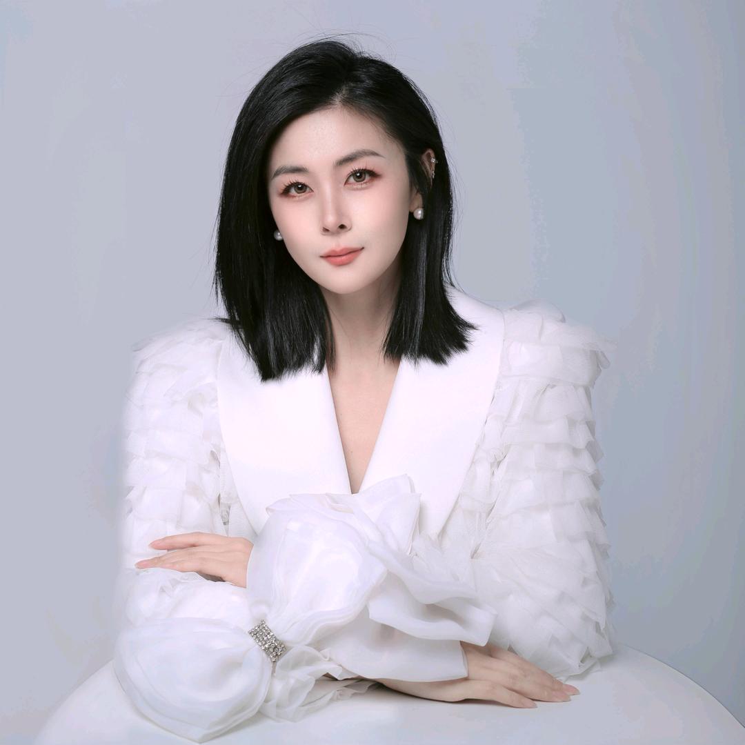 晌菁菁～如新橱窗营业