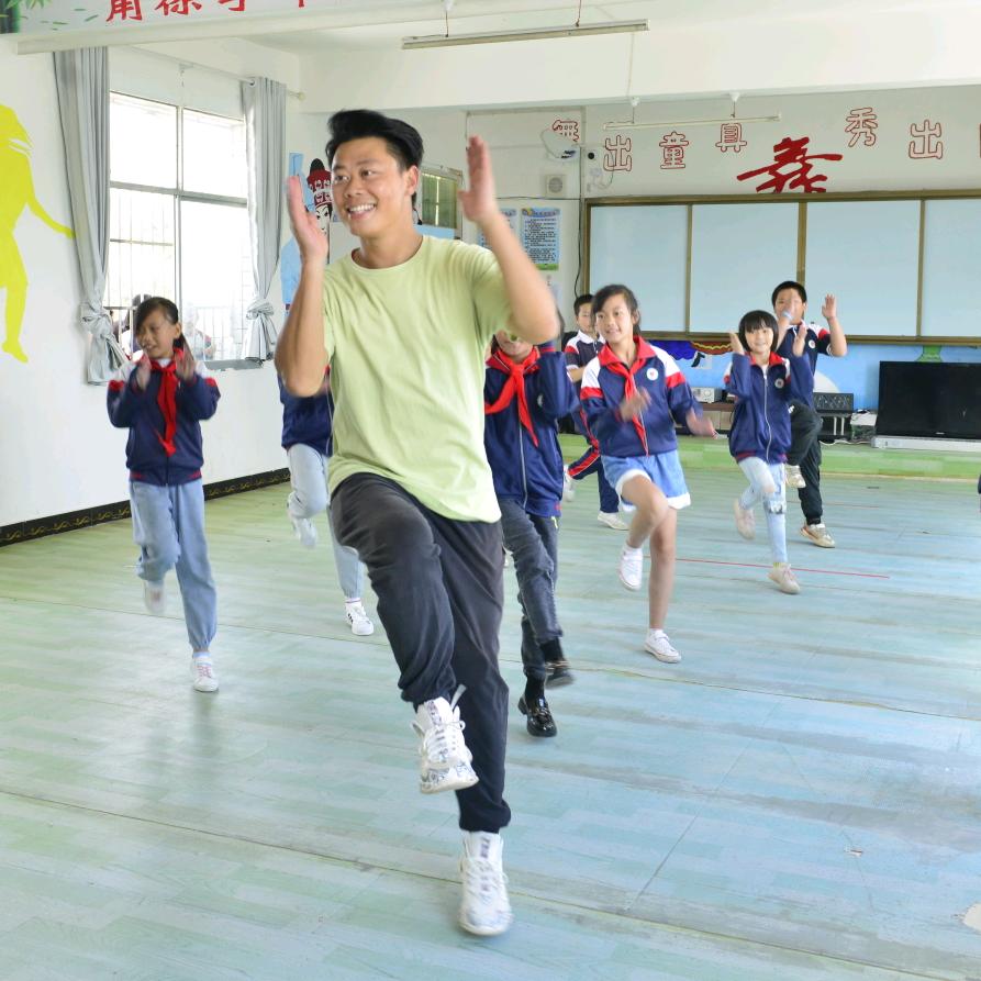 @爱跑步跳舞的晏老师🇨🇳
