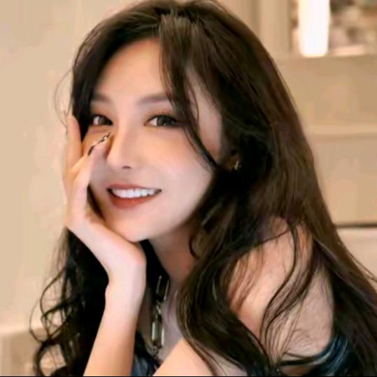 李予诺❤（直播穿搭甄选）