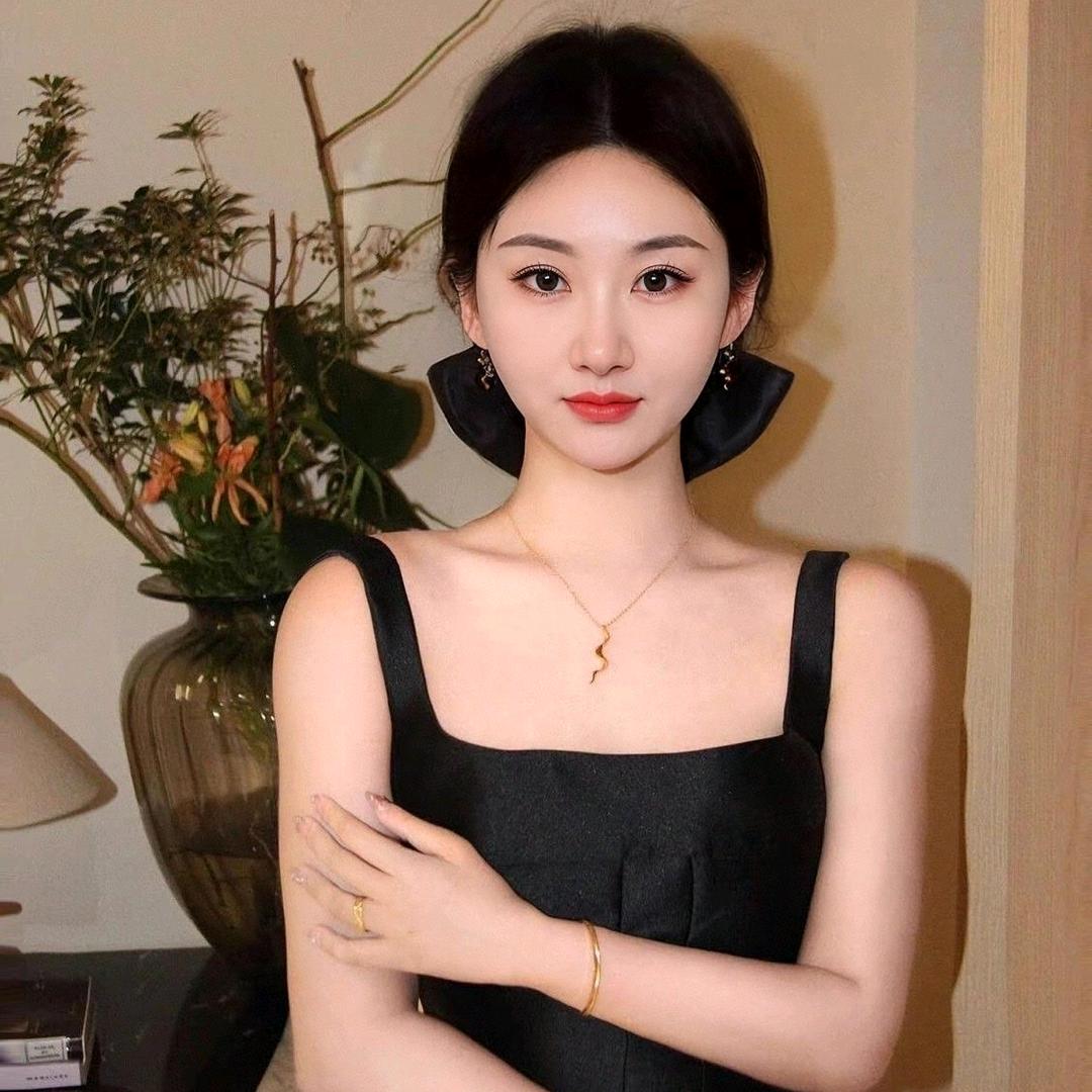 不爱吃香菜de彤丶