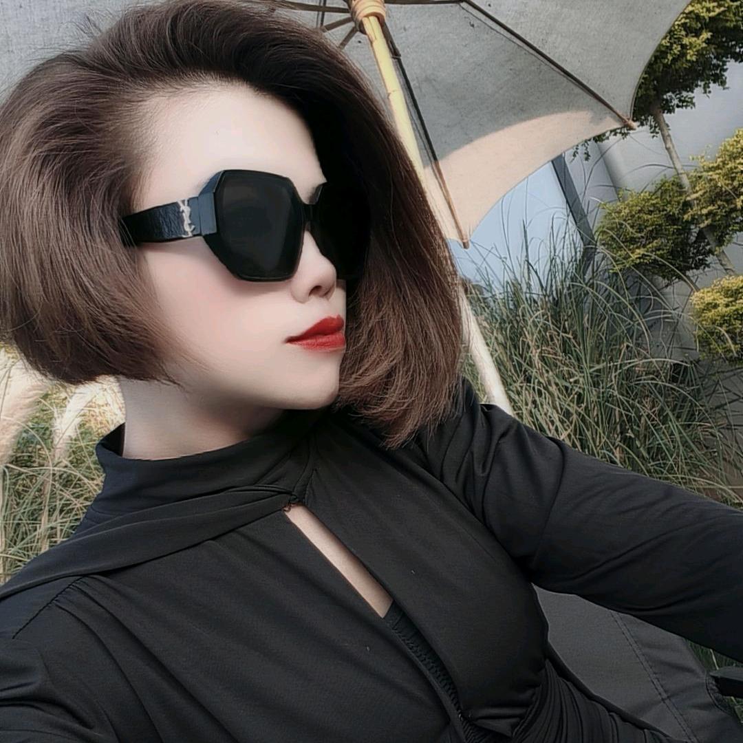 露露👠