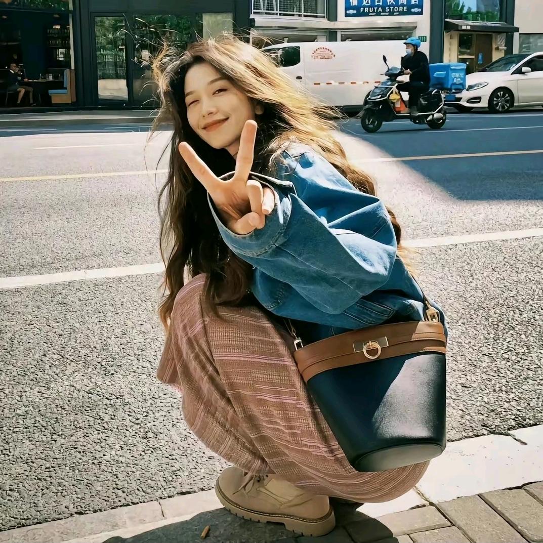 ⚡