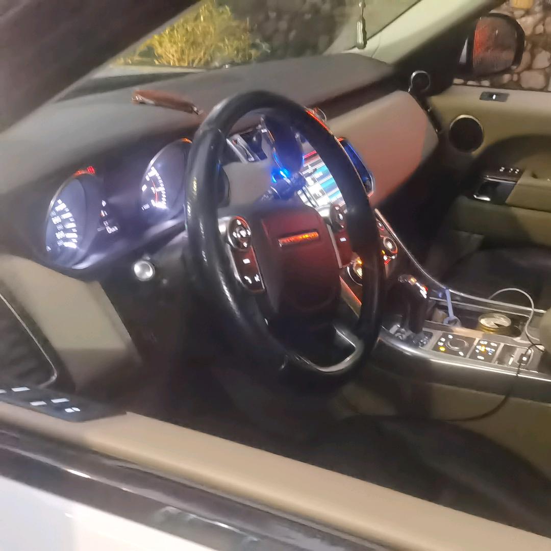 宏伟回收鞋包手机电脑羽绒服冬虫夏草