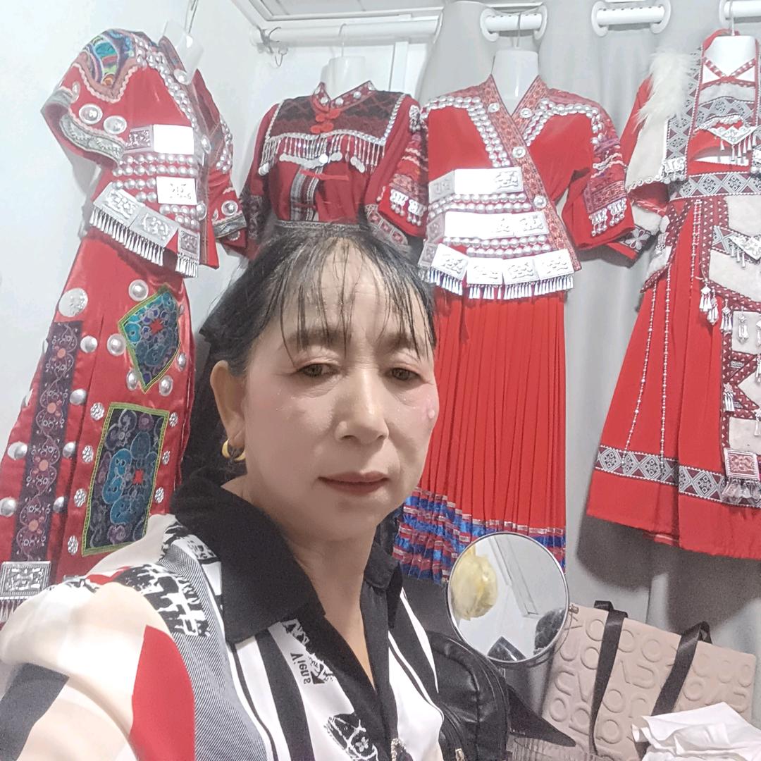 黄学英