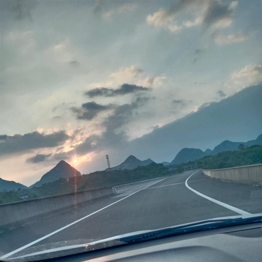 一撇一捺，默写牵挂╰(⇀‸↼)╯