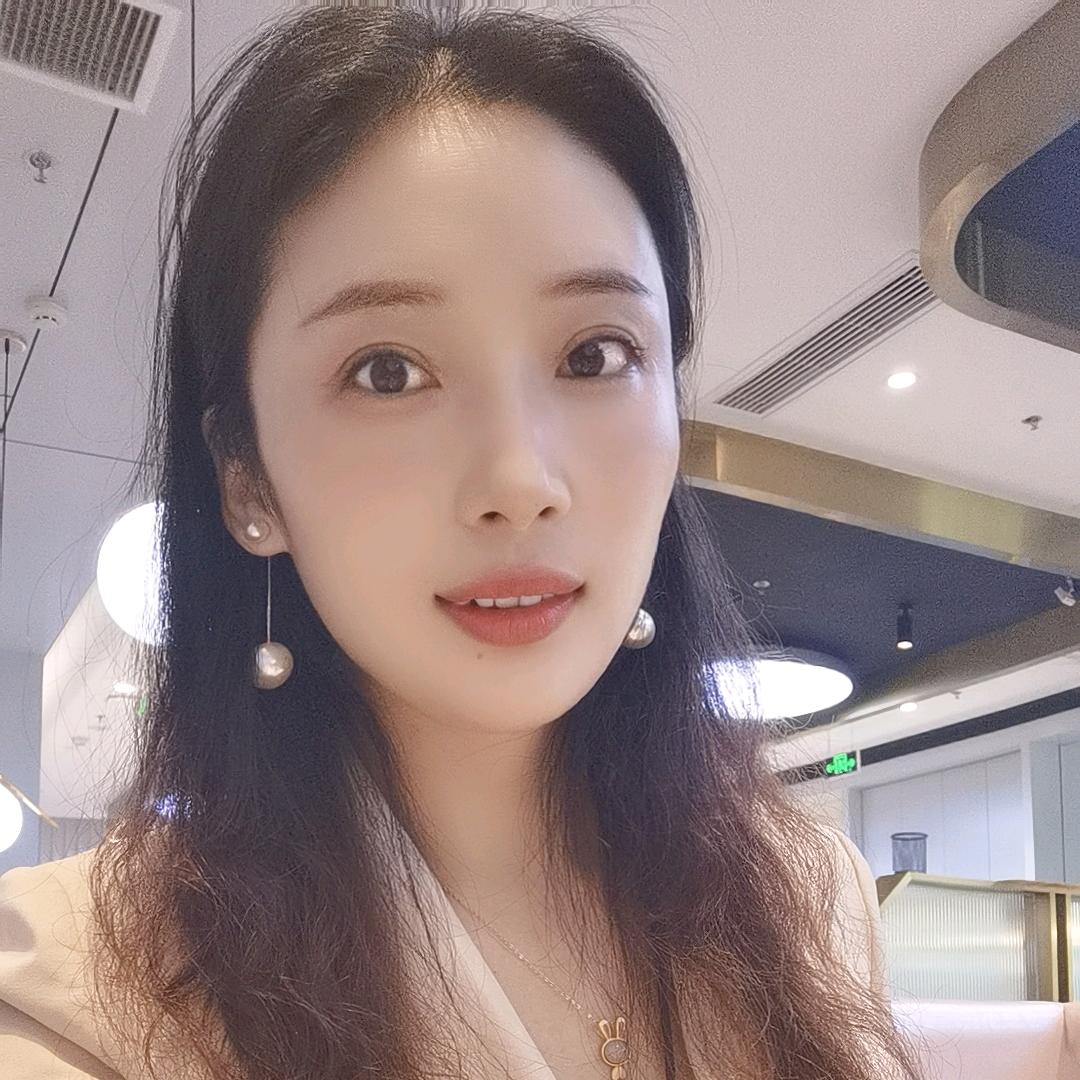 👧🏻 小 美吖。