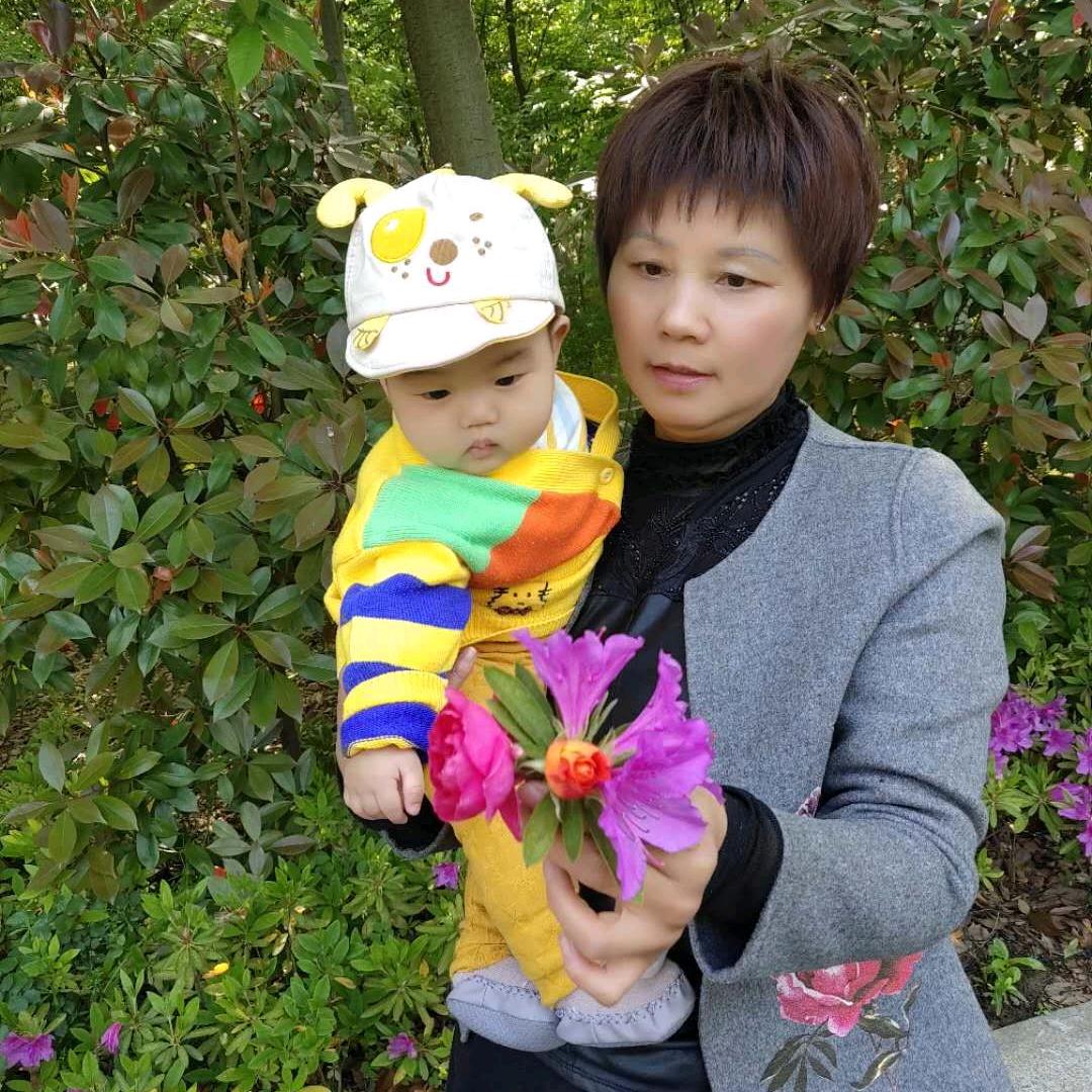 豆豆香芋草莓种植园15点十分开播。