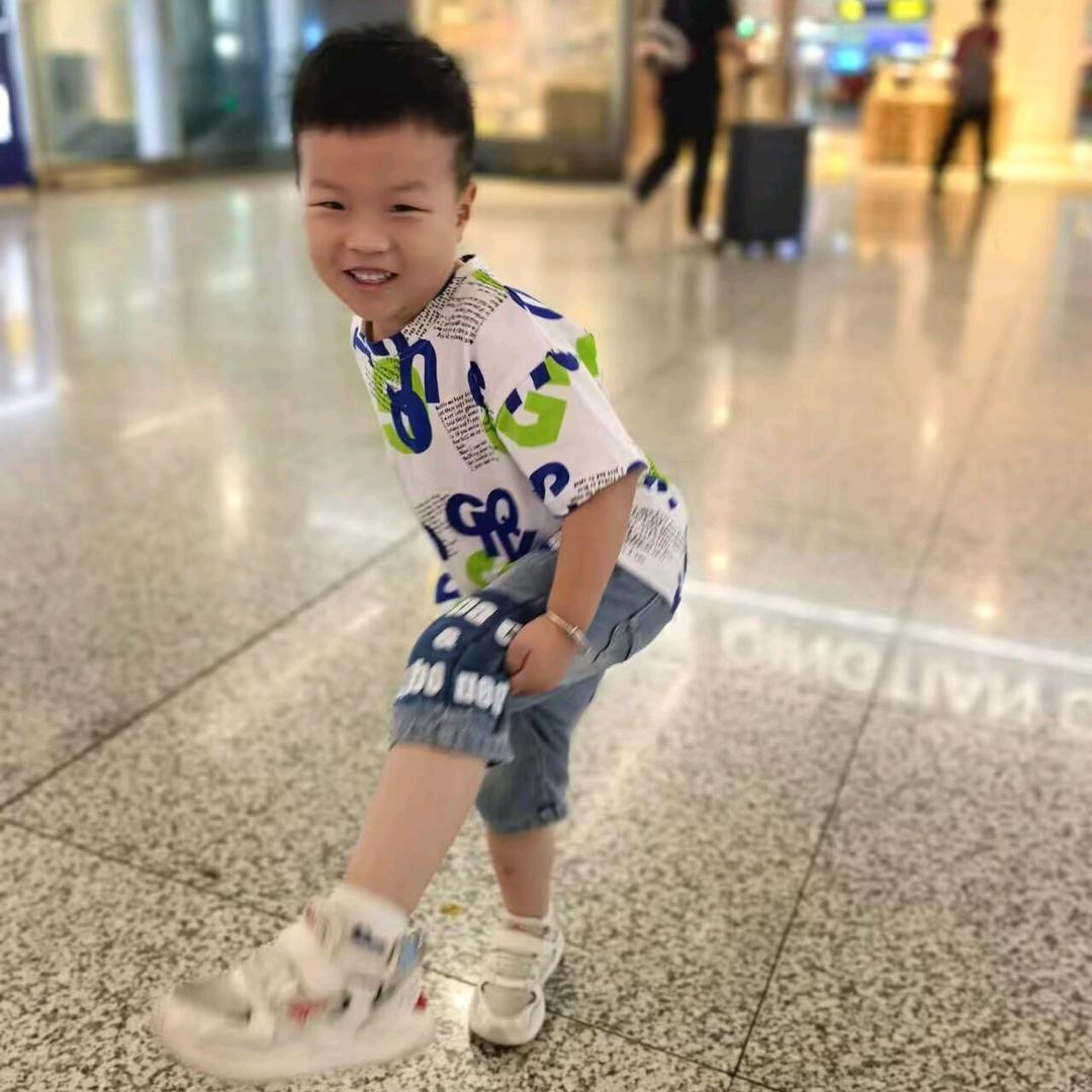 湖州展红美发用品