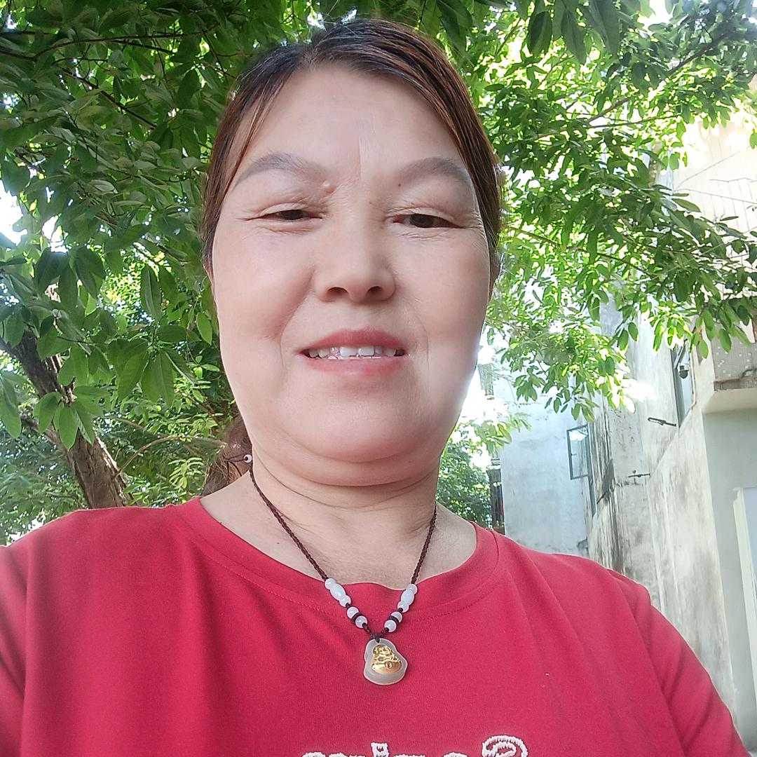 李大姐，来自四川。是宝奶奶。是聊天主播。