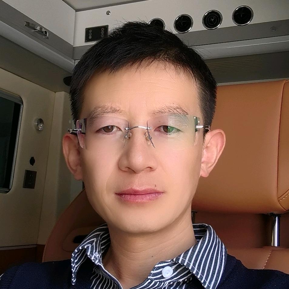 张同学爱玩车