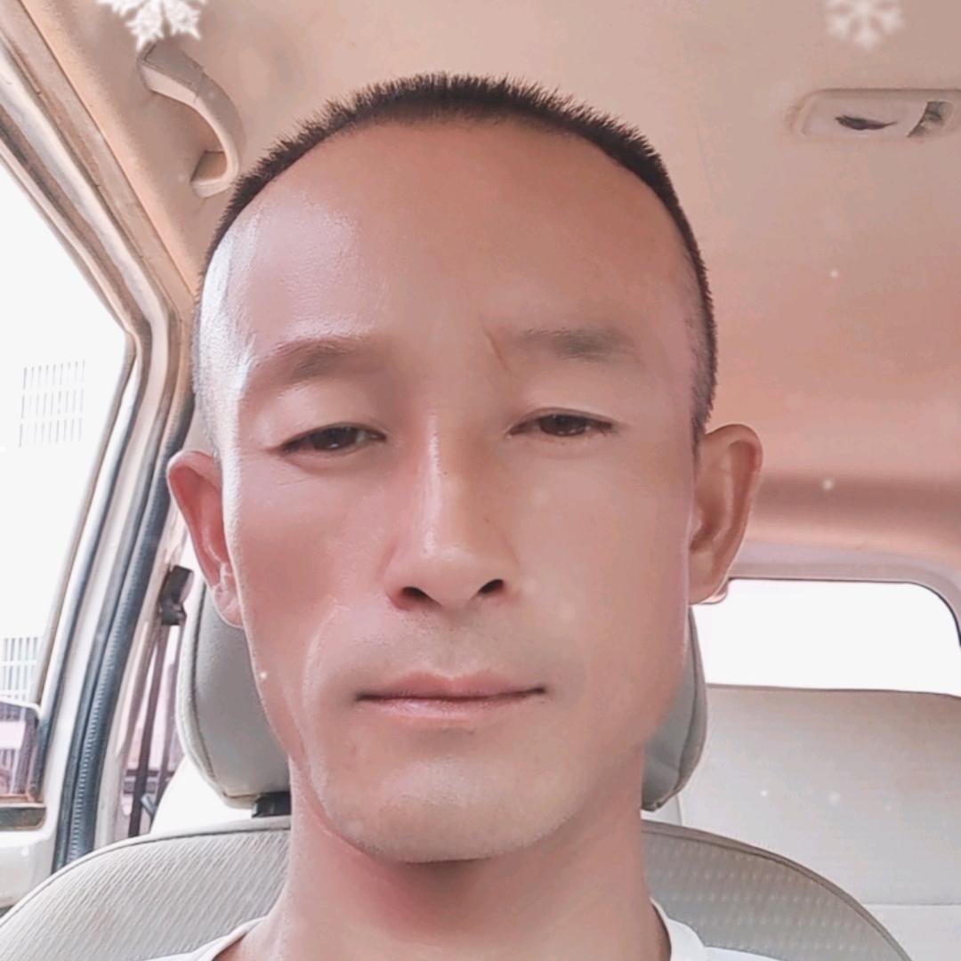 霨岩