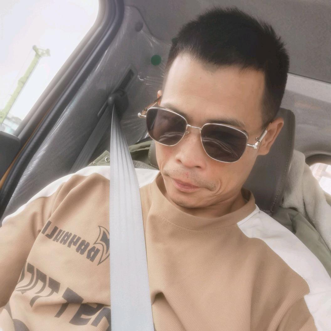 请叫我小钢炮。