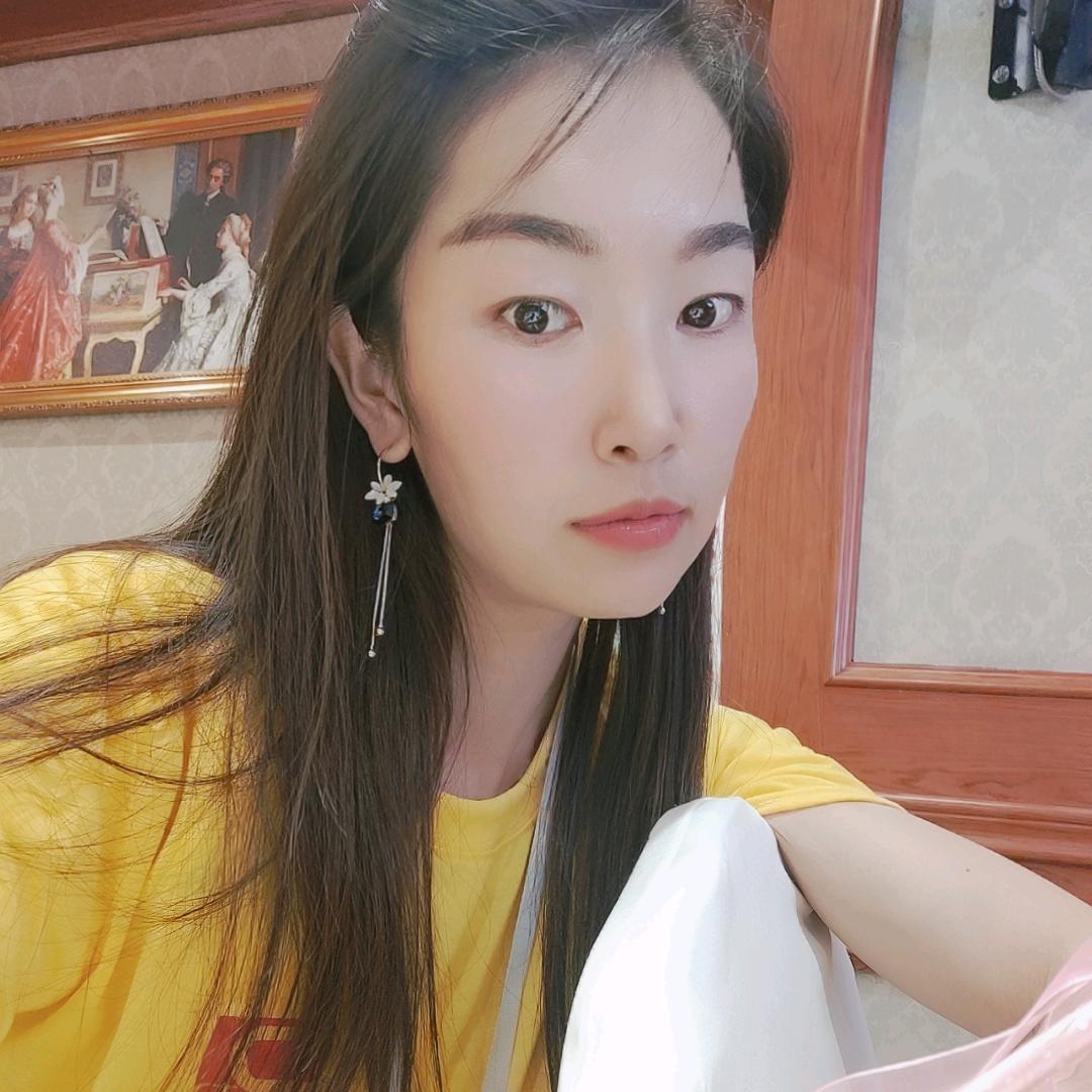 丹凤♥大嘴妹