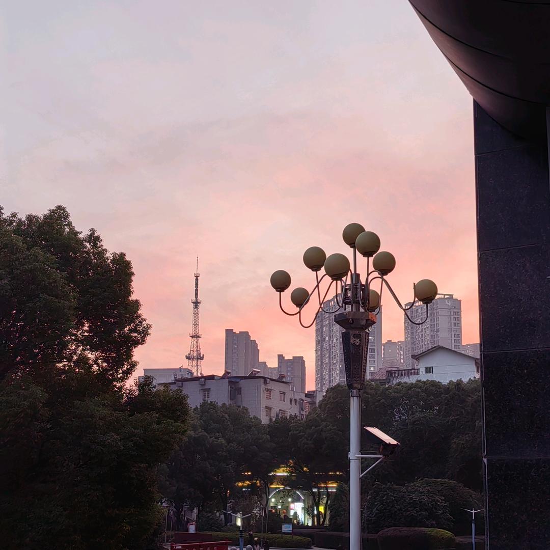 妍燕北飞勇闯电台