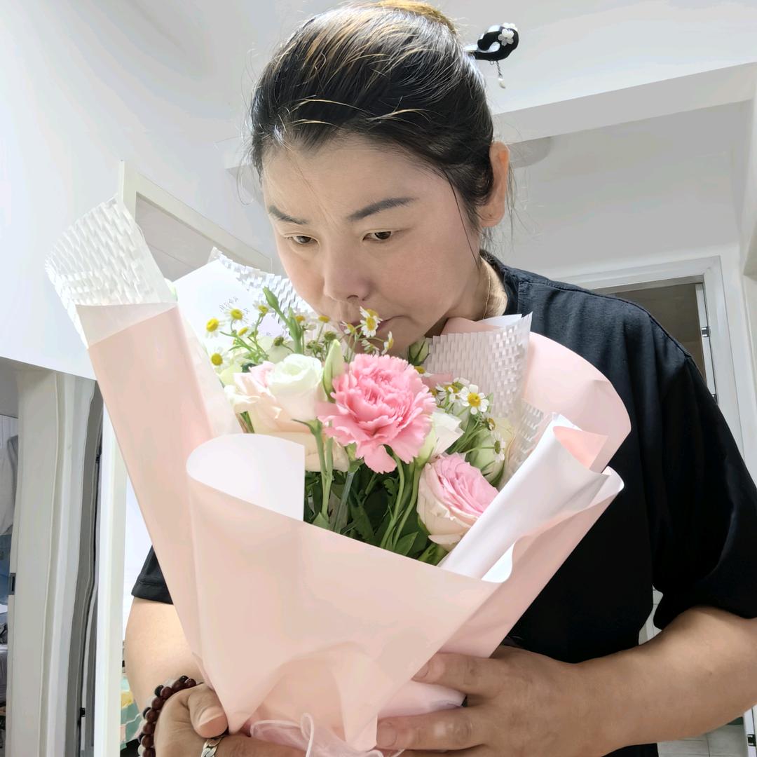 让爱飞舞🫰🫰🫰