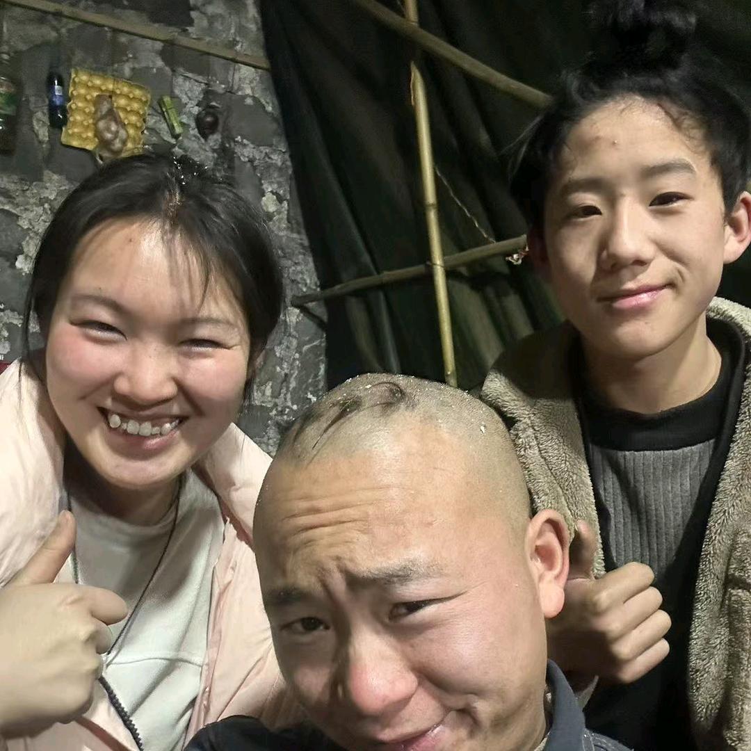 小二狗  尊师王凯