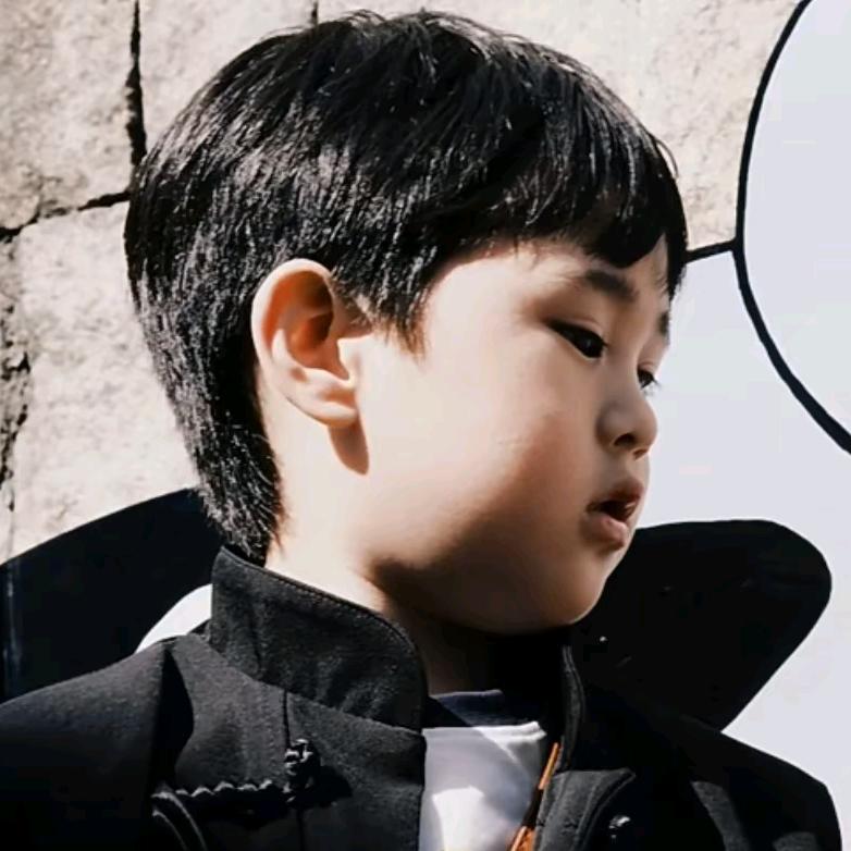 屁股长了个痔疮