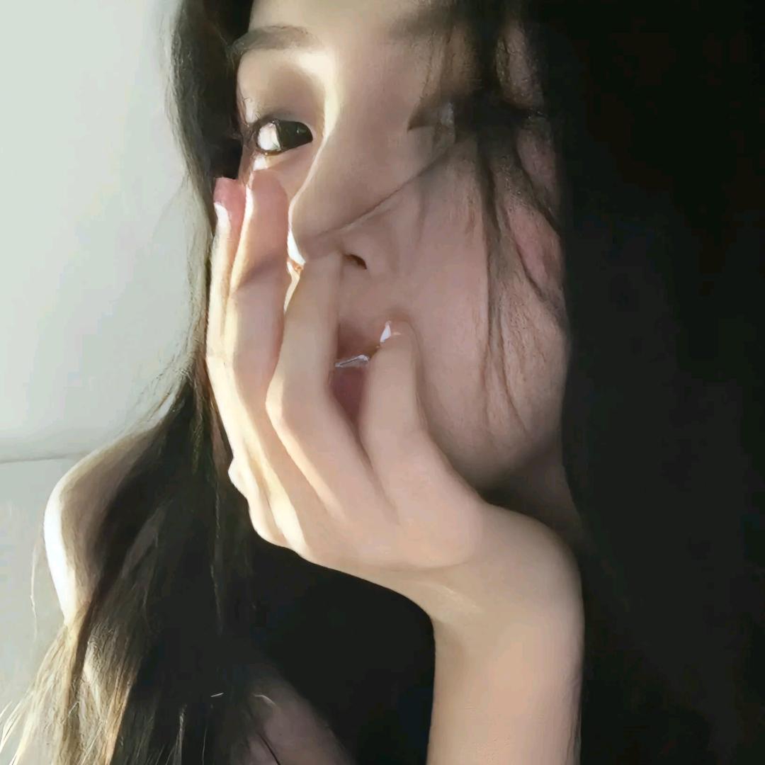 露逗思.