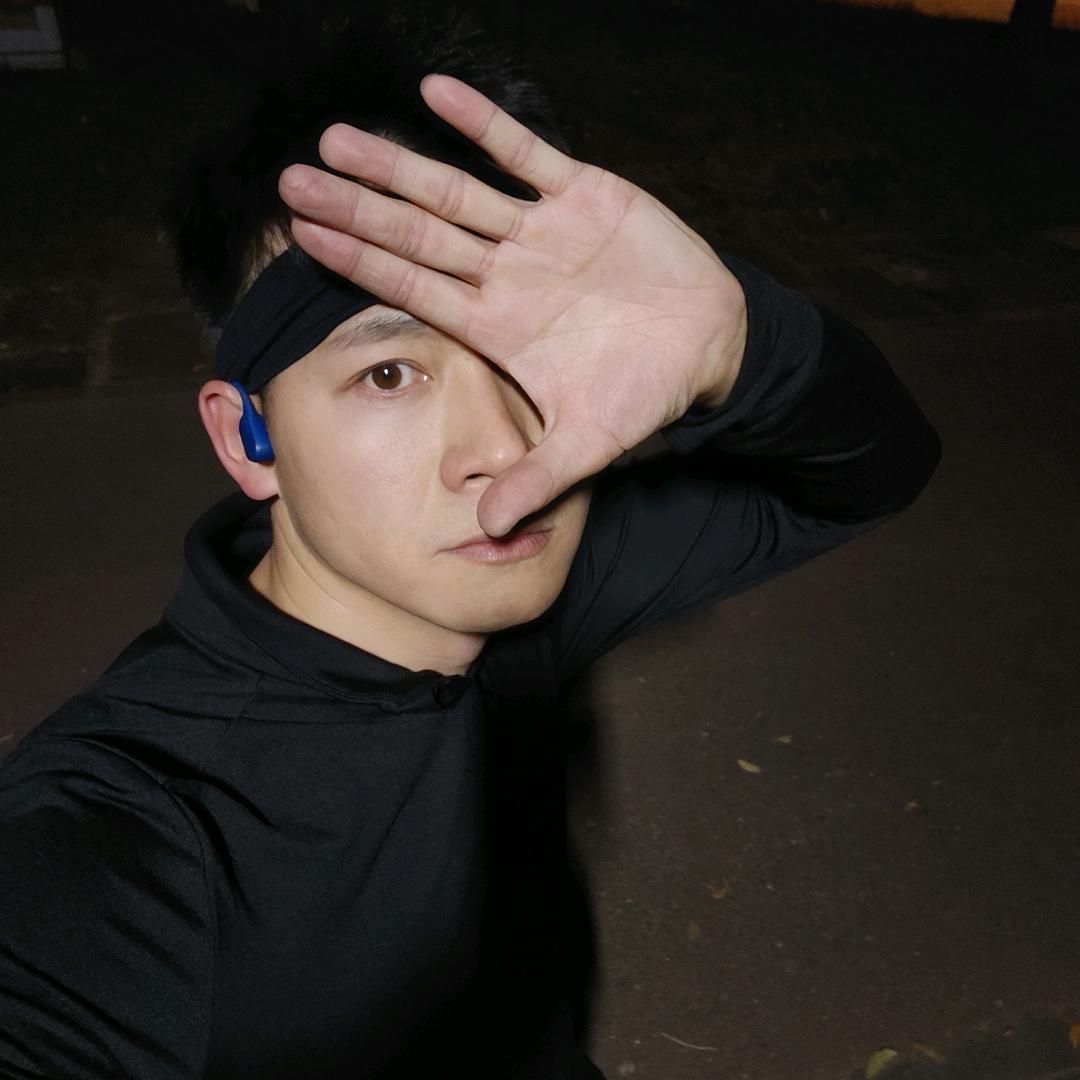 努力奔跑的可乐