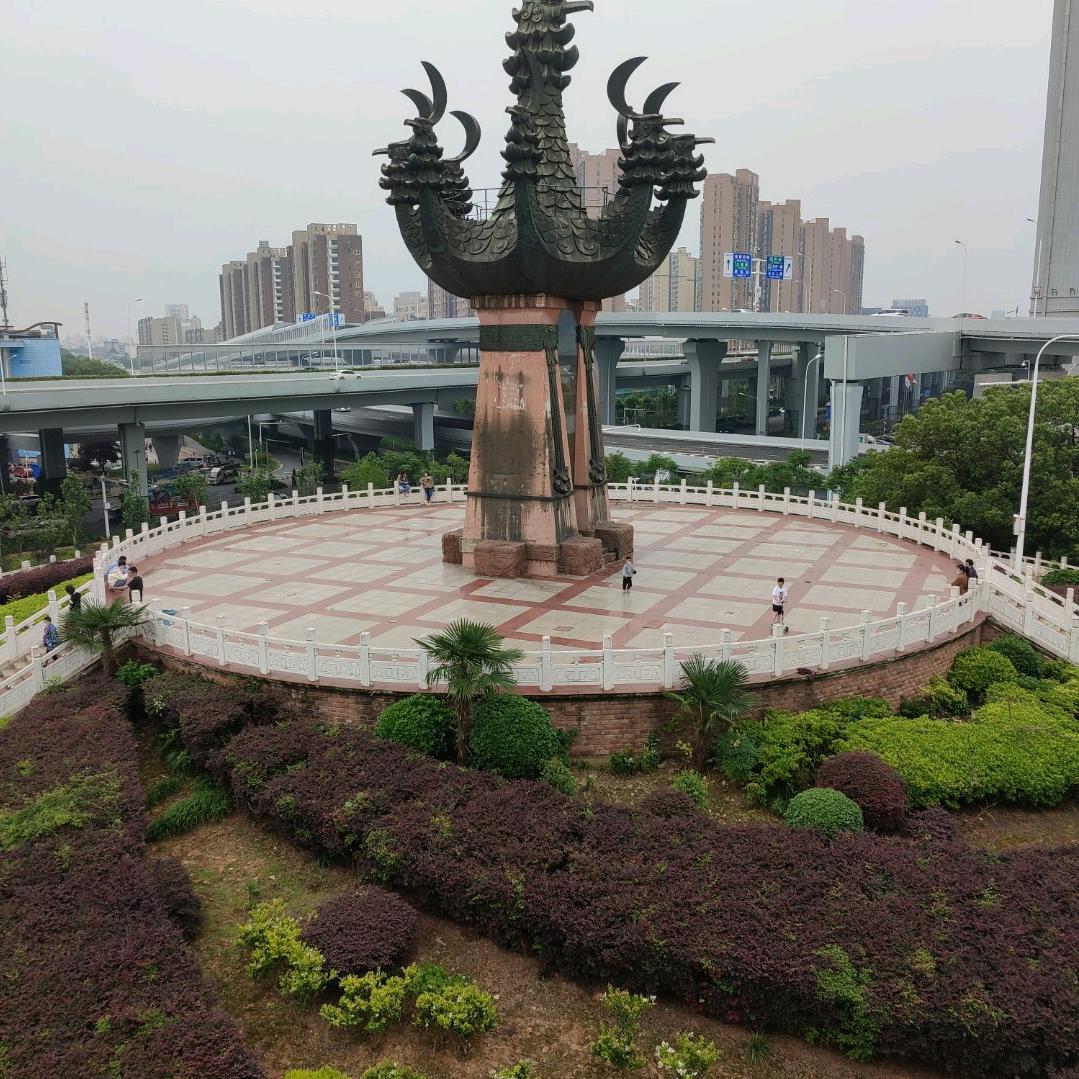 擦肩而过