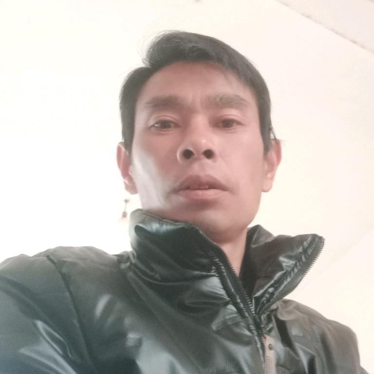 黔西素朴罗昌银养殖场，